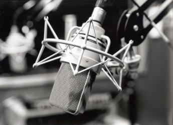 Microphone_by_finestra.jpg