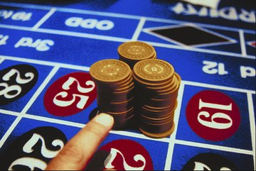 online_content_curation_smart_investment_bet_money_26815568.jpg