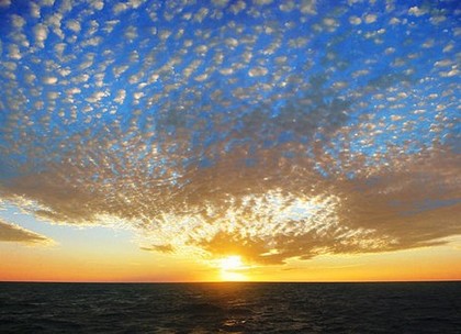 sunset_with_clouds.jpg