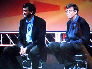 Anoop_Gupta_and_Bill_Gates_o.jpg
